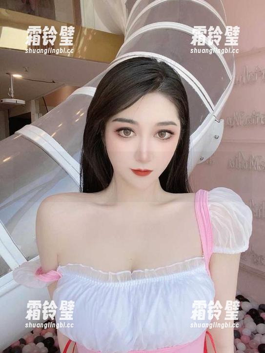 微密圈 - 120斤的小王同学的粉色淑女写真，免费送你一缕春风？
