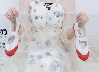 BoBoSocks袜啵啵 – 也许这是我见过最好看的白色蕾丝袜了，甜甜圈的合集直接下载吧！