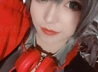 我被Kettoe女神的写真迷住，然而脑海中那不断流动的想象却让我停不下来。