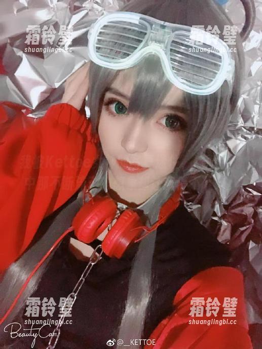 我被Kettoe女神的写真迷住，然而脑海中那不断流动的想象却让我停不下来。