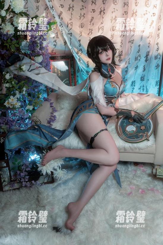 Natsuko夏夏子 Natsuko夏夏子的白衬衫新作,简约得恰到好处,这波更新到底太出乎意料了吧!