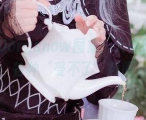 Sally Dorasnow图集:天使露琪娜的各种‘受不了’瞬间