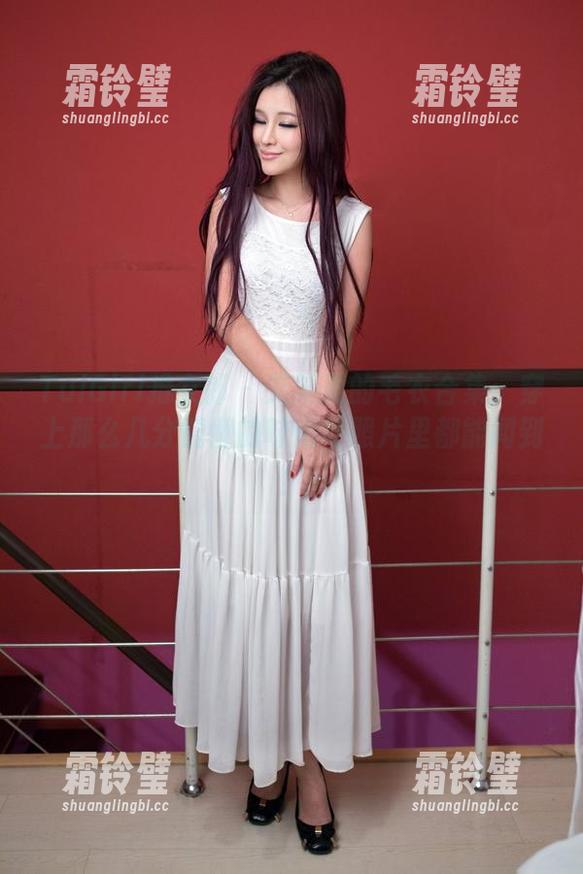 TuiGirl推女郎 - 艾栗栗的毛衣合集：穿上那么几分慵懒的味道，照片里都能闻到！