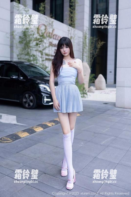 Xiuren秀人网-Laura苏雨彤 Xiuren秀人网 - 无圣光的御姐造型,竟是Laura苏雨彤的最佳展示,真想给她点个赞!