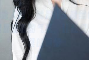 Xiuren秀人网 – 就是阿朱啊黑色写真——原图里那怪诞的气氛，让我想了不少奇怪的事情