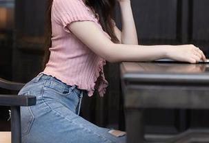 Xiuren秀人网 – 慕嫣然Lancy的图册免费开放，真想要一同探讨这‘姐姐’里的细节和风格！