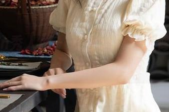 Xiuren秀人网 – 糖豆sisi乱入修女合集：一边信仰一边嗨