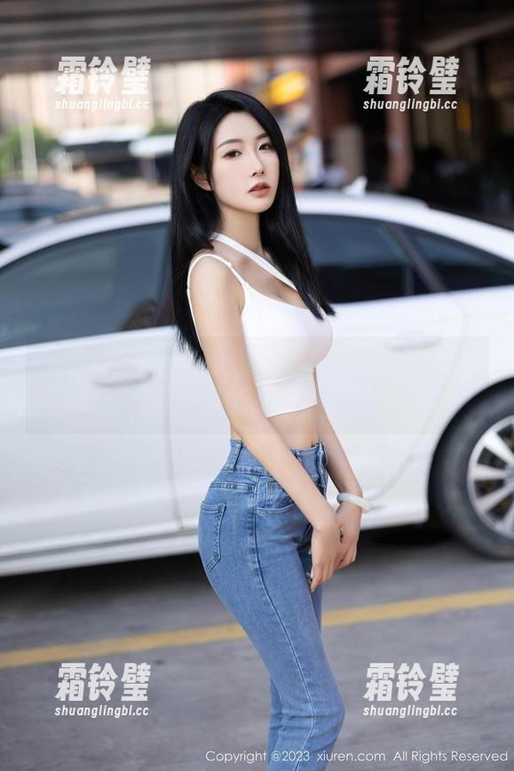 Xiuren秀人网-谢小蒽 Xiuren秀人网 - 在谢小蒽的瑜伽壁纸里找到了新的‘灵魂伴侣’——我的沙发!