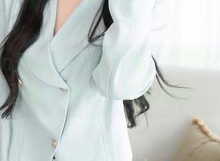 Xiuren秀人网 – 金多娜，吊带配高清，画面干脆让人眼花缭乱！
