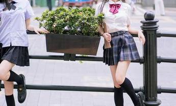 YouMi尤蜜荟 – 高跟鞋之路，周大萌全集请看：哎呀，我的脚！