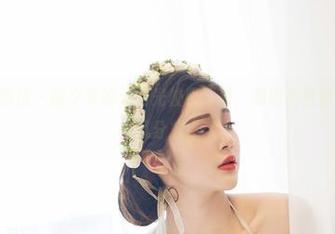 YouWu尤物馆 – 俞夕梦的无圣光校服写真，明明是教室，却流露出几分放纵