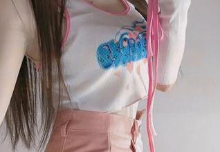 “miko酱ww”的暖屋少女时刻：高清下载，似乎每一帧都藏着小小的叛逆。