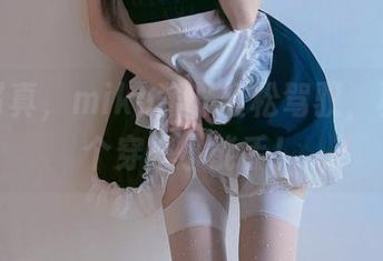 短裙写真，miko酱吖轻松驾驭，真的是个穿搭小能手！