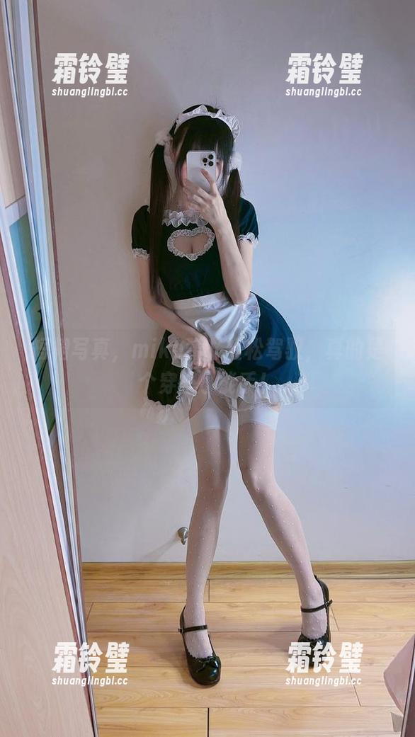 短裙写真，miko酱吖轻松驾驭，真的是个穿搭小能手！