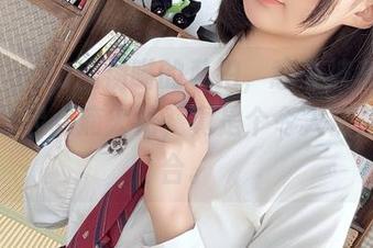 看nagisa魔物喵的私拍，意外被灰丝的碰撞打起点滴火花，真是个令人费解的组合。