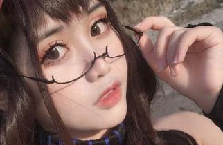 一笑芳香沁，她的黑花嫁原图让我好纠结，是梦是现实。