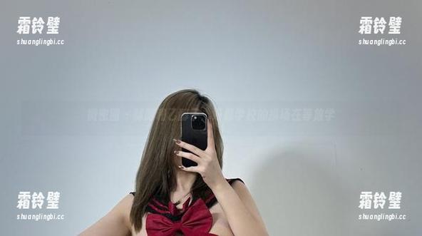 微密圈 - 制服和乙醇子：好像学校的操场在等放学