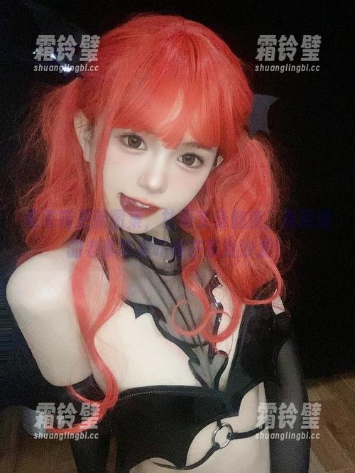 倦倦喵更新图集，甘雨变身魅魔，看到她的老爹可是吓得在家搬沙发！