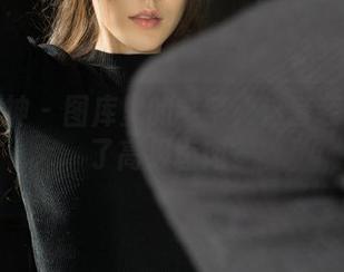克拉女神 – 图库里的芊芊：这套装好像穿了高级卤肉？