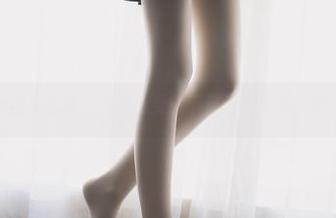 兔玩映画风女图集，在线感受一下这股风吹来的微妙情愫。