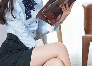 头条女神 – 原图不收费，樊安妮显得格外手软啊，制服少女为何这么随便？