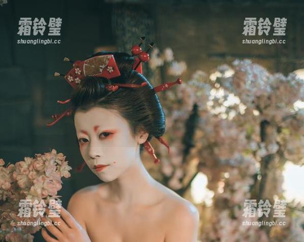 观赏奈汐酱Nice与玉环，难道这是一场新型的“复古风”搭配？