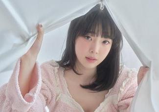 图片说话，姜仁卿(강인경)的校服cos，原来一套衣服也能引发一场情怀风暴！