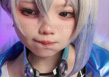 小瑶幺幺的醉氧浴室写真，脑海里弥漫着这股子香气！
