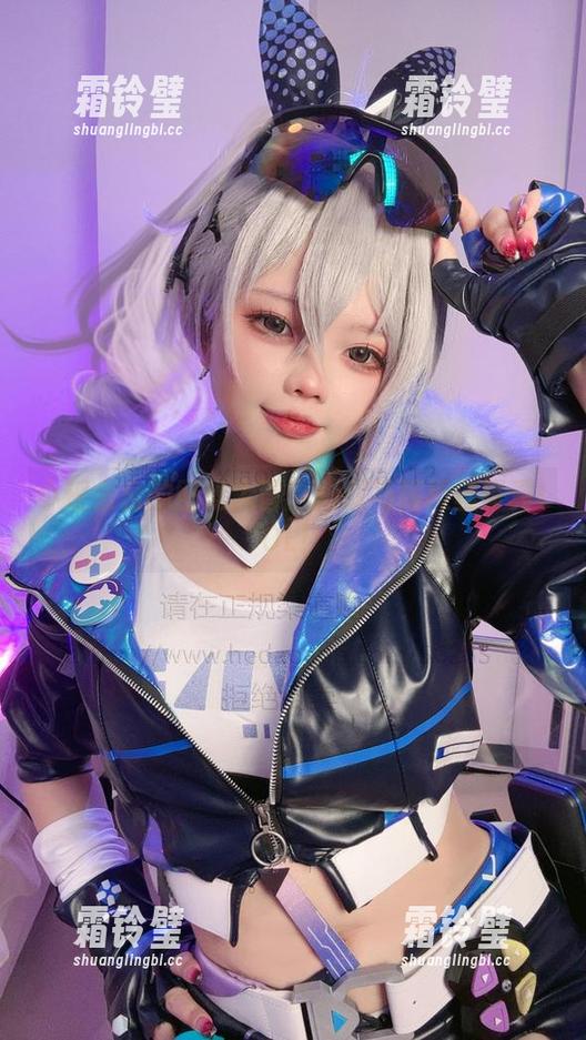 小瑶幺幺的网盘大冒险：双马尾黑丝写真LOL！
