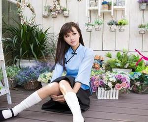 尤果网 – 倪叶腾的丝袜？好奇目光总是不由自主