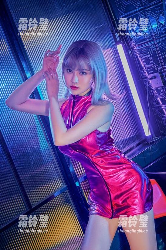 年年Nnian 最新奶牛女仆cos,年年Nnian又带来了一波“可爱得让人无奈”的视觉冲击。