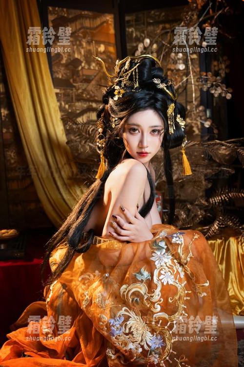 年年Nnian这次的泳衣美图，精选得让我想立马去海边溜达一圈！