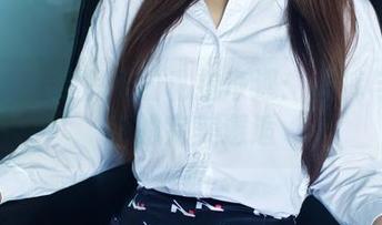 推女郎 – 夏倪可的私拍奇遇：短裤与小清新的完美邂逅