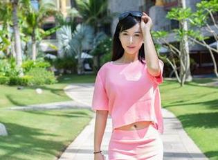 推女郎 – 显然，易阳的最新护士照只能用一个字形容：绝！