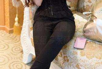 推女郎 – 连欣的粉色原图，处理前你能猜到会变得多呆萌吗？
