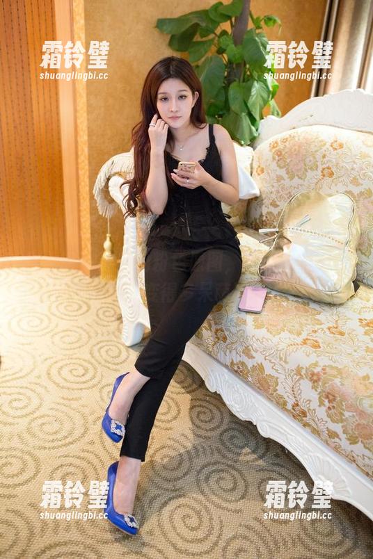 推女郎-连欣 推女郎 - 连欣的粉色原图,处理前你能猜到会变得多呆萌吗?