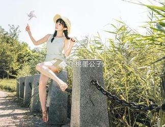 这套窗边的作品，桃墨公子想让我们注意的…不只有外面的景色吧？