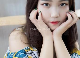梦丝女神 – 王娇娇教室套图更新啦！书桌上藏着些啥，别想歪哦