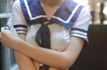 模范学院 – 汐汐爱吃草莓的牛仔裤全集，不怕走光就怕太美！