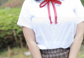模范学院 – 镂空也能有深意？蒋小静Jessica的美图让你重新思考布料的存在感！
