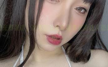 油亮的光辉照耀，次屁啦的新写真集更新让人奶思满满的
