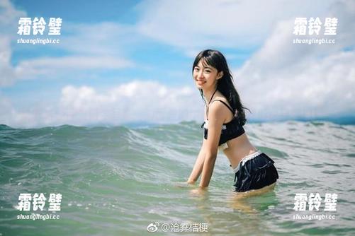 沧霁桔梗首发奶牛写真，画面里的牛也在想“我们也要自拍！”