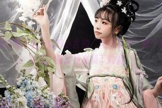 我怎么看都觉得爆机少女喵小吉的“风铃公主”像个高级版的小仙女，美图是必须下载的！