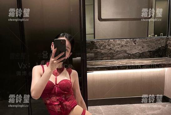 牛奶里的果汁 微密圈 - “牛奶里的果汁”这组户外套图,下载后你会爱上它!