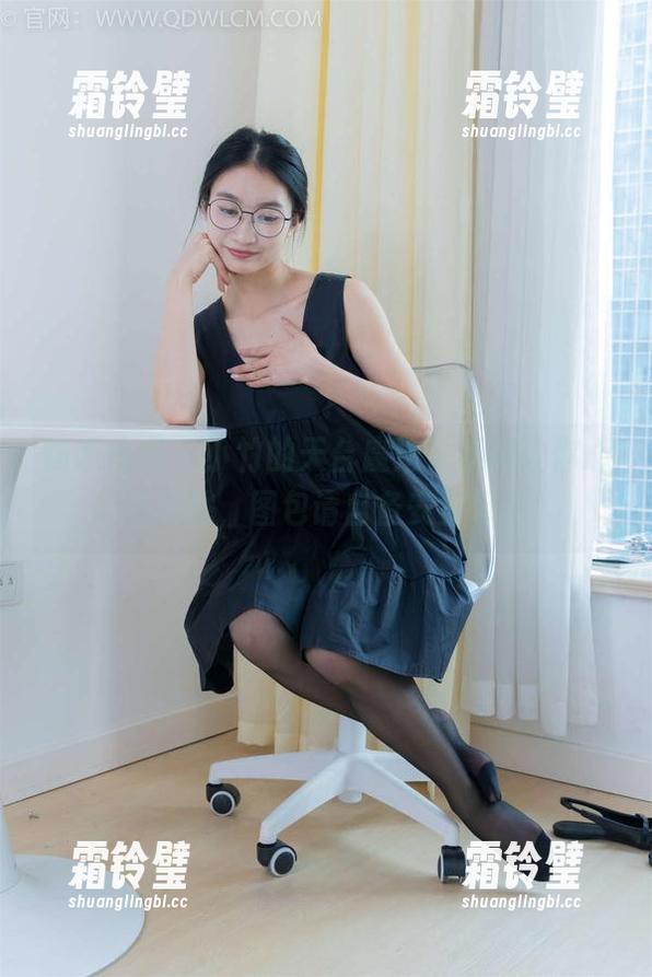 物恋传媒-小竹 物恋传媒 - 小竹的天台魔法,原图让你心惊肉跳,图包请自备安全带!