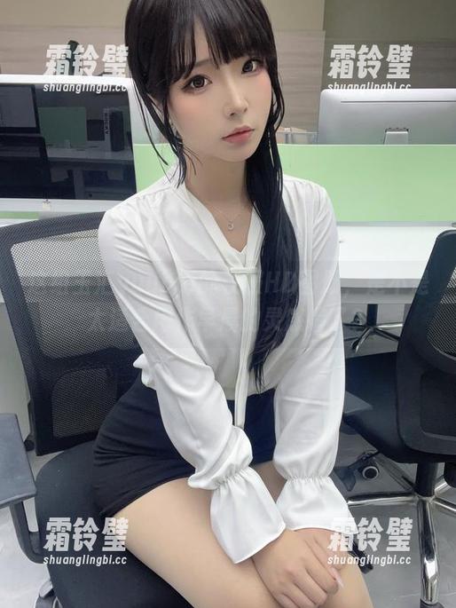 玉汇yuuhui 这组玉汇yuuhui的校服HD图册,是不是太适合用作早晨的灵感墙了?