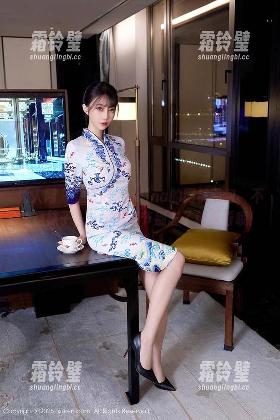 秀人网-兜豆靓Youlina 秀人网 - 兜豆靓Youlina的网袜图包,不止是袜子,分享的细节别忘了认真看哦!