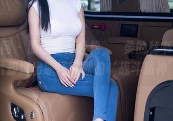 秀人网 – 原图看似轻松，媃柔的秘书照中照片却透出职场沉默的‘战斗精神’！
