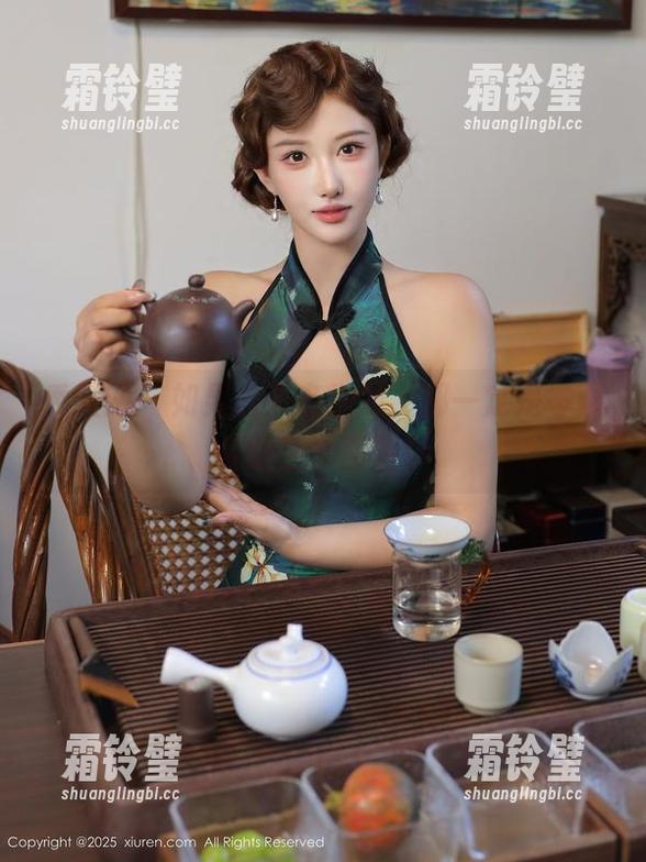 秀人网 - 如果蓝天有学妹，那一定是岑雨桥的全套图包！
