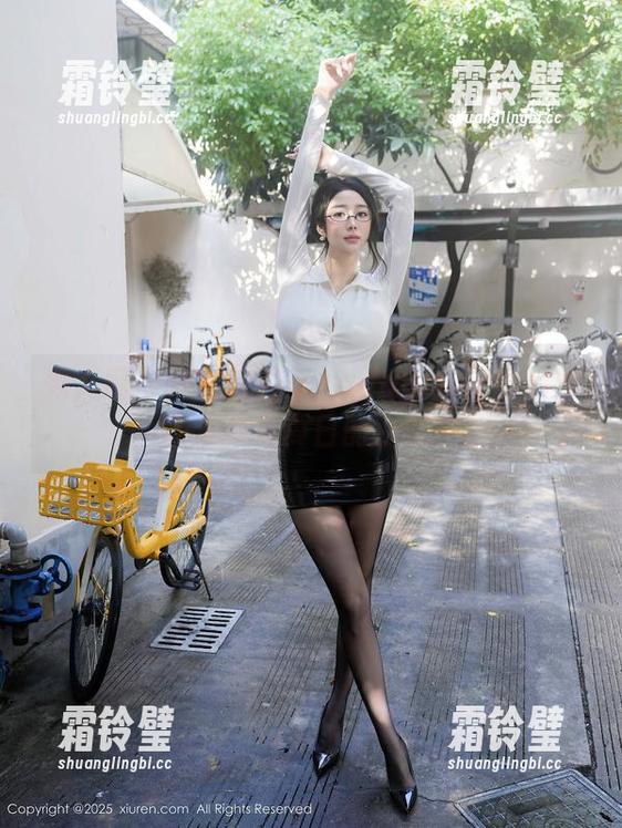 秀人网 - 短裙在杏子Yada的私房作品里，原本只是夏日的小调皮。